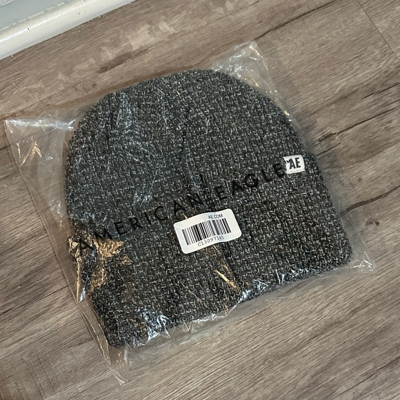American Eagle Outfitters Accessories - NWT AMERICAN EAGLE Marled Folded Band Beanie O/S